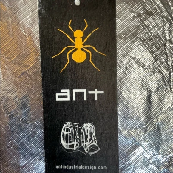 Y2K Messenger Bag design by: Ant Industrial Design. - Picture 6 of 7